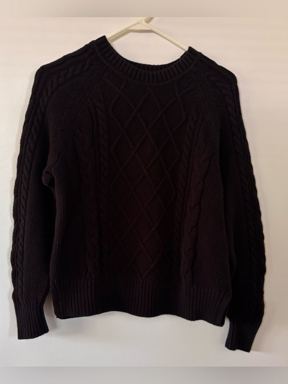 GAP Women’s Crewneck Cable Sweater - Black